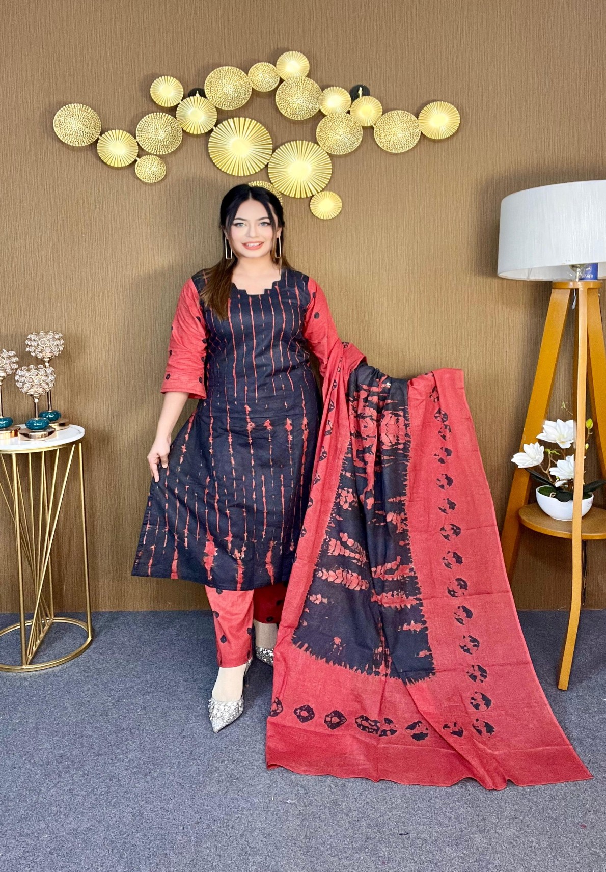 আনস্টিচ প্রিমিয়াম কটন বাটিক থ্রি-পিস জামা + ওড়না + প্যান্ট
